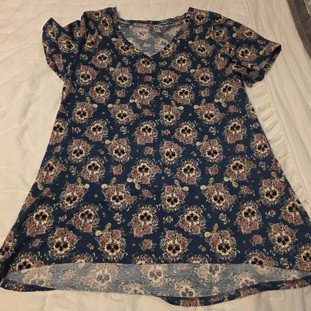 LuLaRoe Blue Floral Short Sleeve Top